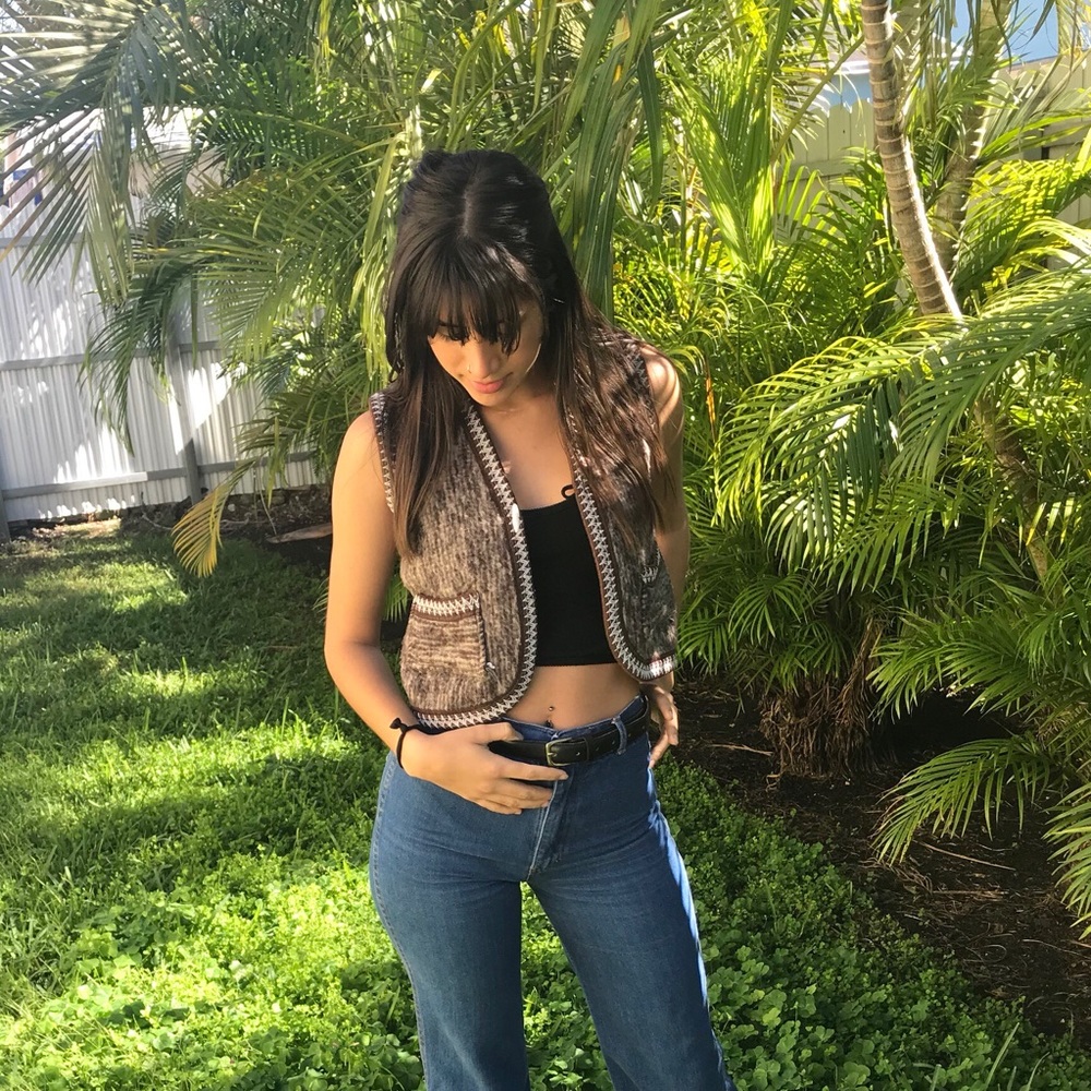 Knitted crop vest